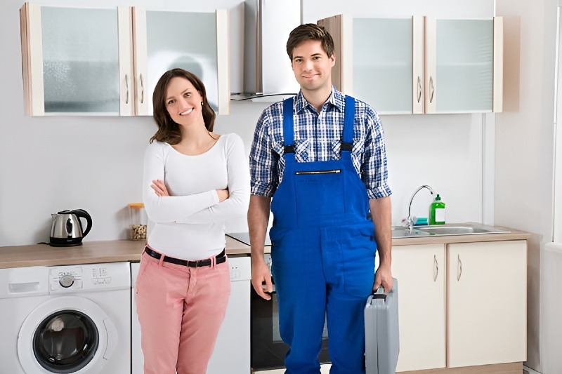 Freezer Repair in Rolling Meadows, IL: What Recent Weather Swings Mean for Your Appliance